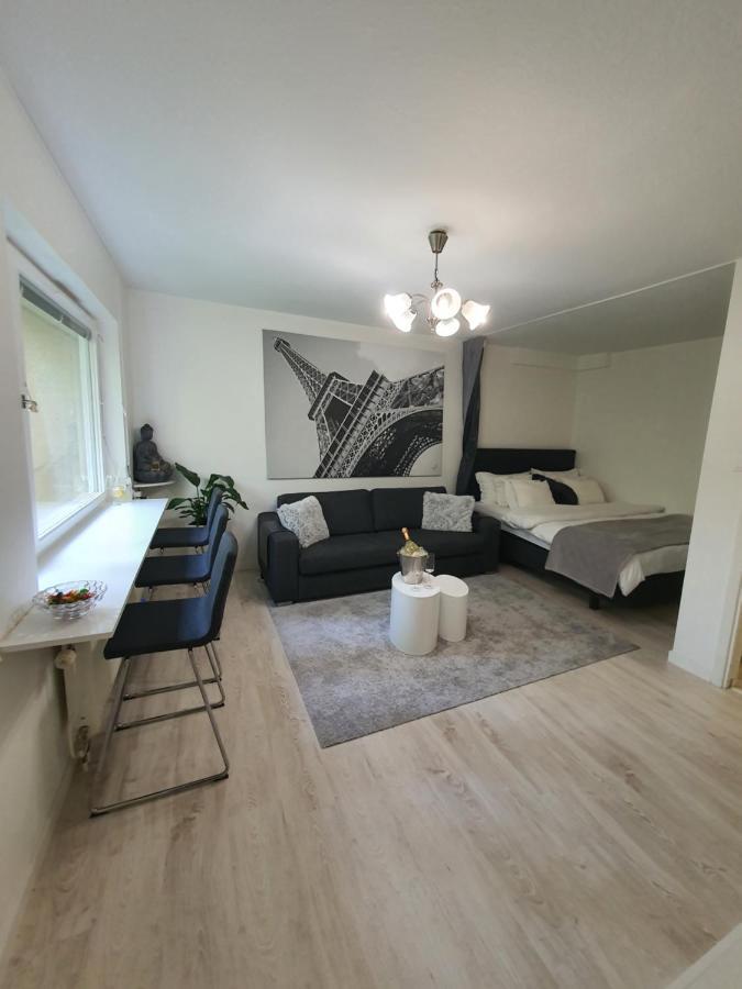 Close To The Metro And The Beach!!! With A View Of The Scandinavian Forest 스톡홀름 외부 사진